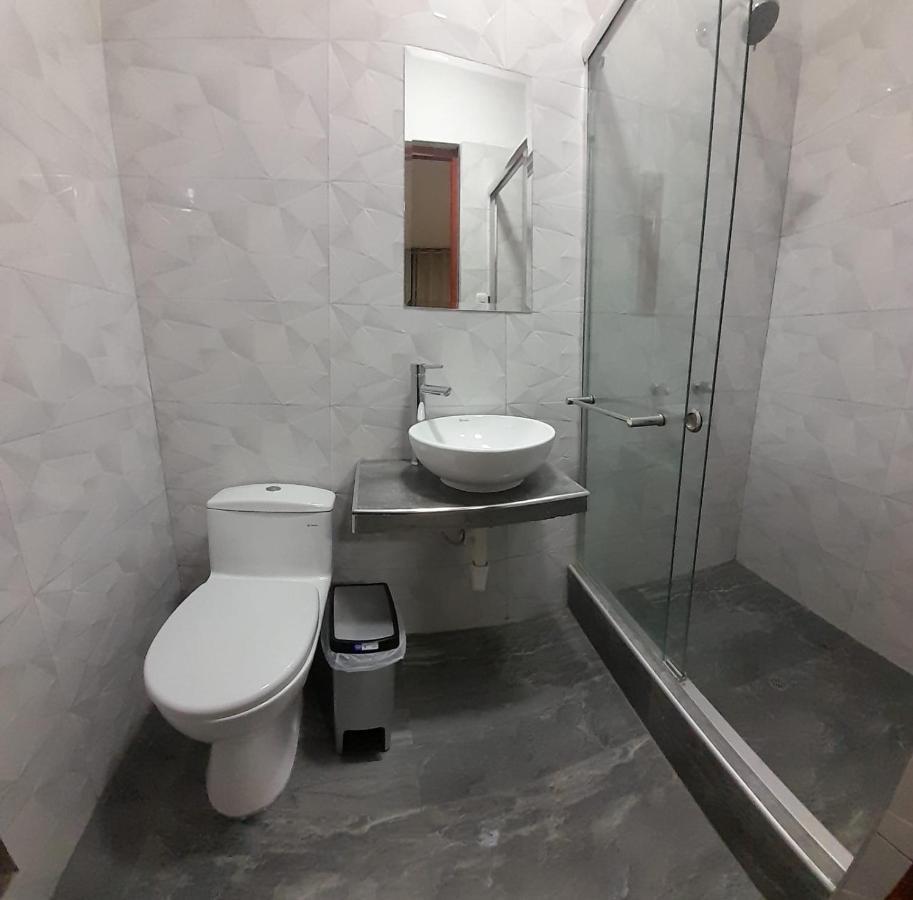 Ronald Hotel Churin Buitenkant foto
