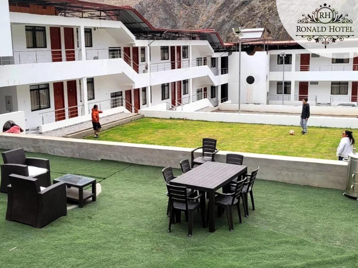 Ronald Hotel Churin Buitenkant foto